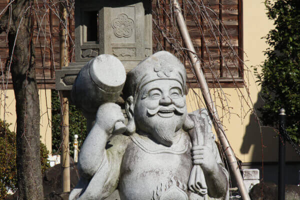 七福神をモチーフにした羅漢像もございます